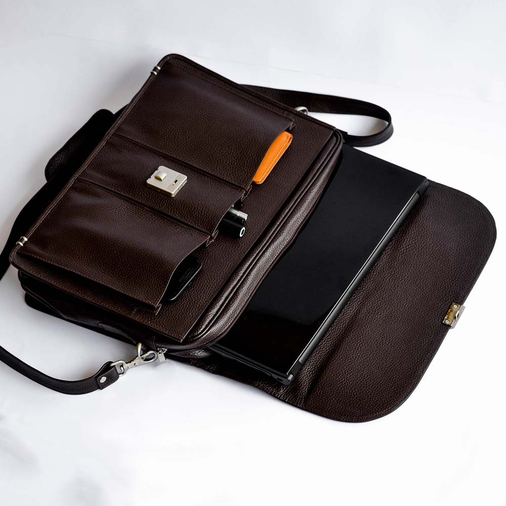 Laptop Messenger bag - Brown